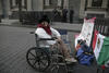 Personas con discapacidad acudieron a ver al Papa.