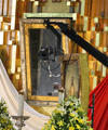 Al terminar la ceremonia, el Papa Francisco se reunió a solas con la imagen de la Virgen de Guadalupe para orar.