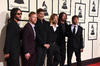 Johnny Depp, Joe Perry y Alice Cooper posaron juntos en la alfombra roja.