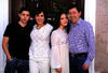 Con sus papás, Anabel y Javier, y su hermano, Javier