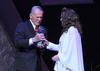 Tras la entrega fue el turno del homenaje al actor estadounidense Tab Hunter, a quien la actriz española Victoria Abril le entregó el Premio Maguey a la Trayectoria por su trabajo en pro a la diversidad sexual.