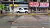Los hundimientos registrados hasta ahora son en la confluencia con las calles Treviño y Falcón, otro más entre las calles Cepeda y Rodríguez donde una camioneta blanca se hundió en la parte frontal de la llanta izquierda.