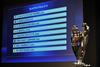 Giorgio Marchetti, director de competiciones de la UEFA, destaca los detalles del sorteo.