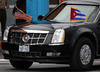En el aeropuerto lo esperaba su vehículo oficial con las banderas de Estados Unidos y Cuba.