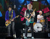 En Out of Control, la supuesta mala relación entre Jagger y Keith Richards se convirtió en leyenda urbana, pues el dueto entre la armónica del primero y la guitarra del segundo se convirtió en magia para los oídos y para las emociones.