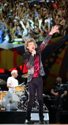 En Out of Control, la supuesta mala relación entre Jagger y Keith Richards se convirtió en leyenda urbana, pues el dueto entre la armónica del primero y la guitarra del segundo se convirtió en magia para los oídos y para las emociones.