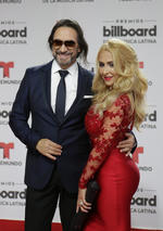 Alejandra Guzmán mandó besos a las cámaras.