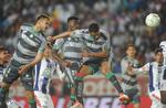 Con más sufrimiento de lo esperado, Pachuca se instaló en las semifinales del Torneo Clausura 2015 de la Liga MX, al vencer 3-2 a Santos Laguna (4-3 global), en un gran juego del uruguayo Jonathan Urretaviscaya.