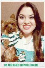 19052016 Gaby Valdivieso con su perrita "Millie".
