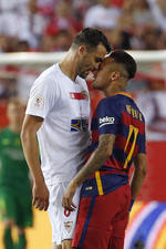 Neymar fue otro de los protagonistas del juego, quien desesperó a la zaga rival en todo momento.