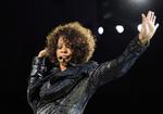La fallecida cantante Whitney Houston tuvo durante años un controversial matrimonio con Bobby Brown.