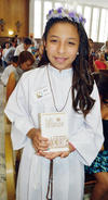 29052016 UN DíA MUY FELIZ.  Brisa Charbel Vázquez Cruz realizó hace unos días su Primera Comunión en la Iglesia de Jesús de Nazareth.