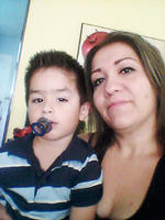 02062016 Alejandra con su hijo, Paquito.