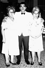 05062016 José Luis Hernández Díaz en su graduación de Técnico Agropecuario ITRL en 1968. Lo acompañaron las señoras: María Díaz de Carrillo (f) y Josefina Díaz de Hernández.