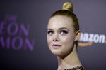 Dakota Fanning no se perdió el estreno.