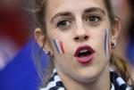 Albania se ha caracterizado por mostrar a sus chicas bellas dentro de los estadios de Francia.