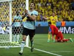 Los jugadores de Islandia festejan el triunfo 2-1 contra Austria y el pase a los octavos de final.