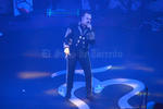 Con un elegante traje de charro, Pepe Aguilar cautivó a los asistentes.