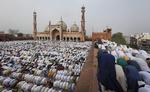 Los musulmanes en todo el mundo comenzaron las celebraciones del Eid al-Fitr.