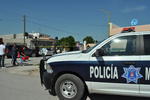 Al menos seis patrullas de la Dirección de Seguridad Pública Municipal se apostaron en los alrededores del Circuito Filosofía de la colonia Villa Universidad al oriente de Torreón.