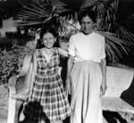 10072016 Sra. Adela Solís de Lara y Graciela Lara Solís
en 1958 en la Plaza San Juanito en la
Col. San Joaquín en Torreón, Coahuila.