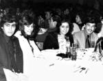 10072016 Eva Sánchez, Carmen de la Vega, Ema Wong, Eliza de Reyes y Profesora Dolores, en
1975.