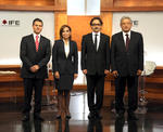 Peña en el debate presidencial de 2012 junto a Joséfina Vázquez Mota (PAN), Gabriel Quadri (PANAL) y Andrés Manuel López Obrador (PRD).