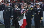 Enrique Peña Nieto como abanderado en una de las celebraciones de la Batalla de Puebla.