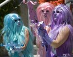 Coloridos atuendos pudieron apreciarse en otra jornada de la Comic-Con en San Diego.