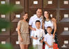 Pablo con sus papás, Roberto Moreno y Brenda Arizpe, su madrina, Lily Arizpe, y su hermanito, Alex.jpg