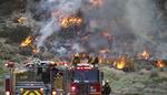 El incendio ocurre en un área montañosa del condado de San Bernardino.