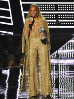 Rihanna ofreció varias actuaciones a lo largo de la noche.