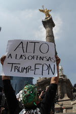 En redes sociales, un grupo de usuarios convocó a ciudadanos a manifestarse en contra de la visita a México del candidato republicano a la presidencia de Estados Unidos, Donald Trump.