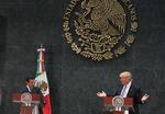 En su intervención, el magnate expresó su "gran respeto" al pueblo mexicano, pero reiteró la necesidad de construir un muro "para poner un alto a la inmigración" en la frontera común.