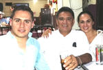 01092016 Miguel con sus hijos, Miguel Alejandro y Sandra Luz.