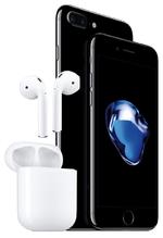 El consejero delegado de Apple, Tim Cook, presentó el iPhone 7, la nueva versión del popular teléfono inteligente nacido en 2007, que incluye cámara dual, prescinde de la entrada de audio y es resistente al agua.