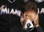 Miembros de los Marlins de Miami no pudieron contener el llanto al dar a conocer la noticia a los medios.