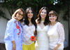 Claudia con su mamá, Claudia Neave, su suegra, Elda Franco, y su cuñada, Elda Rosas