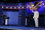Hillary Clinton decidió llevar un vestuario blanco para el tercer debate.