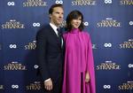 El protagonista de la cinta, Benedict Cumberbatch, junto a su esposa Sophie Hunter.