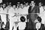30102016 En la inauguración de una exposición artesanal, el alcalde de Torreón, José Solís Amaro, acompañado por el Lic. Portilla, C.P. José Mesta y Jesús Reyes, el 25 de junio de 1973.