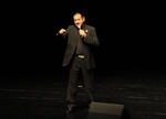 Casi tres mil habitantes de la región disfrutaron del talento de ambos comediantes.