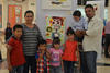 09112016 Alejandra Peña con sus alumnos.
