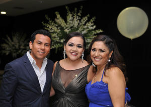 Tony Medina, Elizabeth Palacios y Fabiola Iduñate.JPG