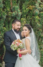 13112016 El 29 de octubre fue el día elegido por Geraldine Martínez Hernández y Juan Manuel de los Reyes Córdova para unir sus vidas en feliz matrimonio. - Joss Banuet
Fotografía.