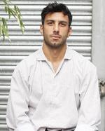 Se graduó de esa institución en 2009 con una licenciatura en Bellas Artes y en 2011 realizó una maestría en Central Saint Martins, en Londres, ciudad donde reside, o al menos lo hacía hasta antes de ser vinculado al cantante.