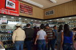 En otros municipios laguneros, como en Matamoros, también hay buena afluencia de compradores.