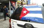 Banderas cubanas en calles de Estados Unidos.