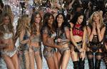 El Gran Palacio de París fue testigo de la celebración del desfile de Victoria Secret.