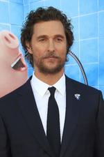 Matthew McConaughey arribó acompañadorde su esposa Camila Alves.